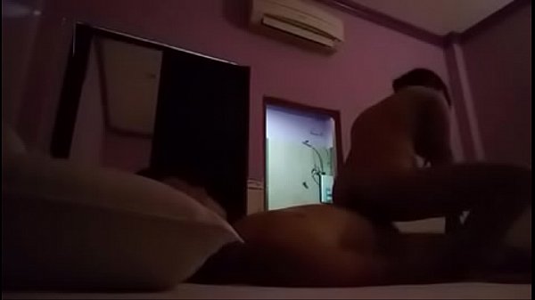 Chơi đĩ trong phòng tối