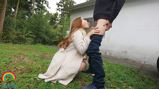 Lén lút cùng cô chị gái nứng