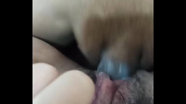 Bạn gái đang đói nên cho ăn cu
