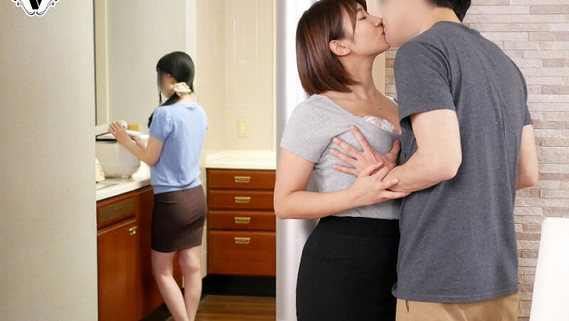 Qua nhà nhỏ bạn thân chơi chỉ để đụ trộm mẹ bạn