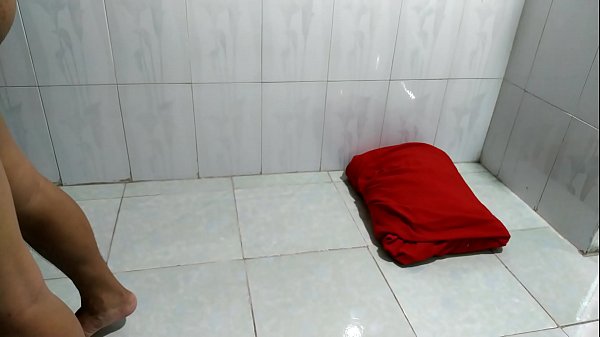 Anh chủ nhà rủ qua phòng bú cu rồi giảm tiền phòng